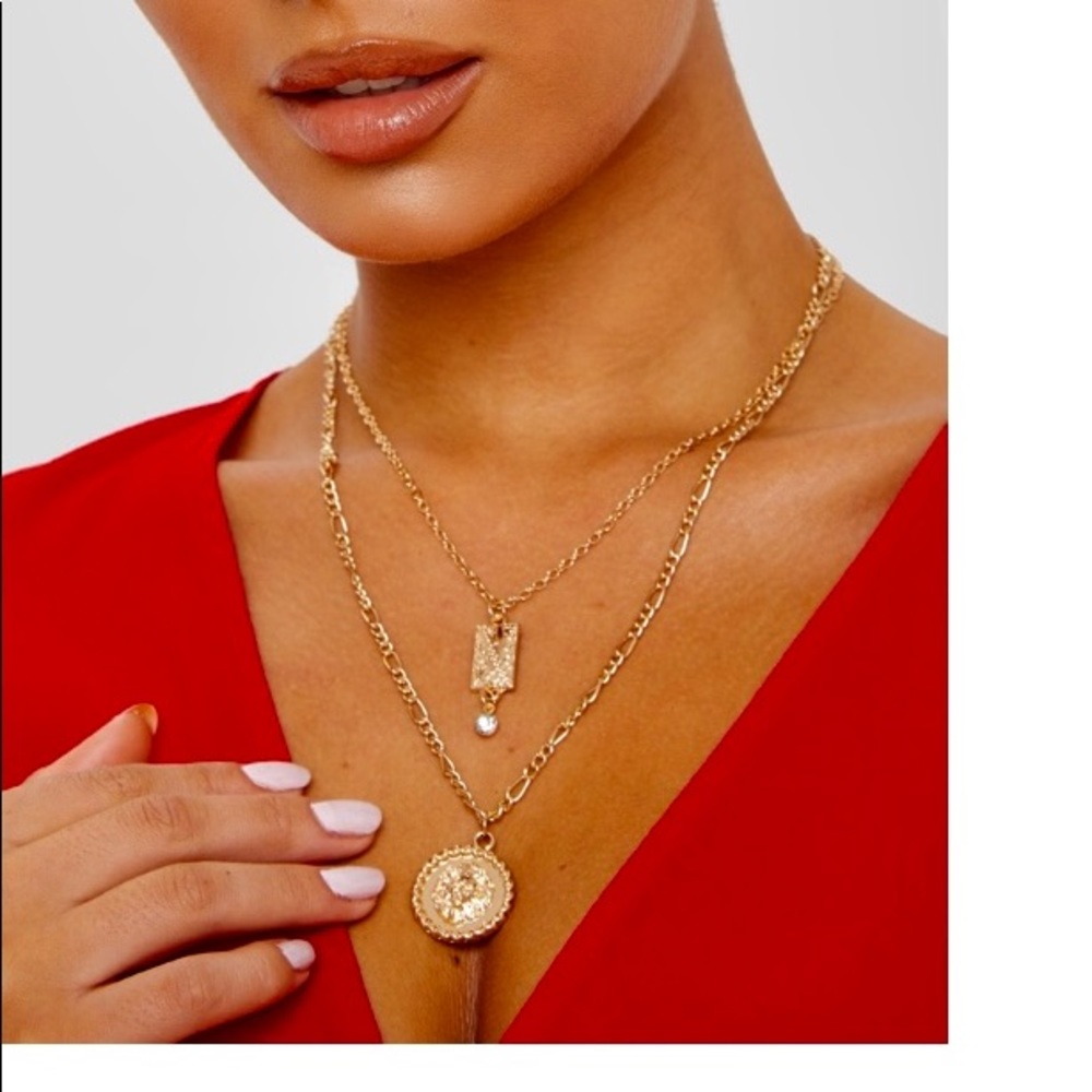 NWT Gold diamanté drop lions head necklace!